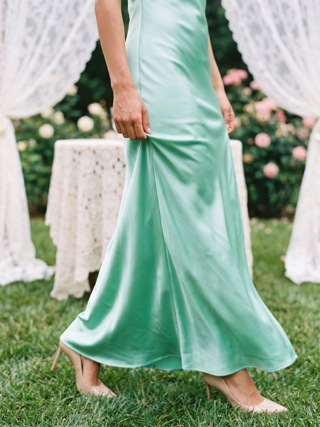 Mint Green Satin Sheath Halter Neckline Backless Floor-Length Evening Dress - Curvevia