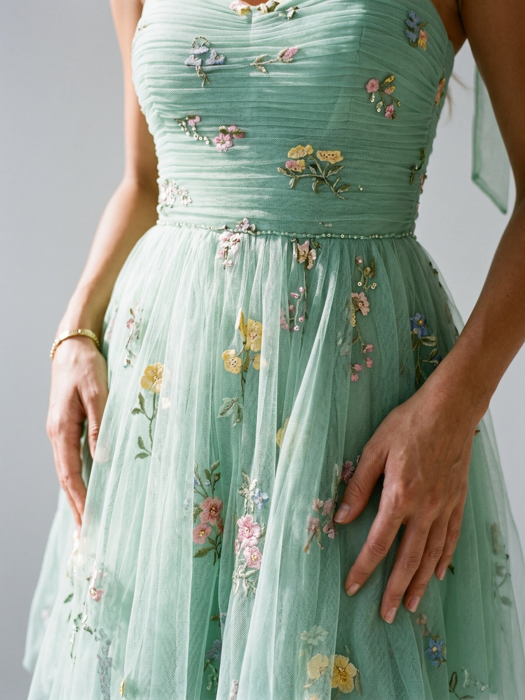 Mint Green Tulle A-Line Sweetheart Back Zip Short Homecoming Dress with Floral Appliques - Curvevia