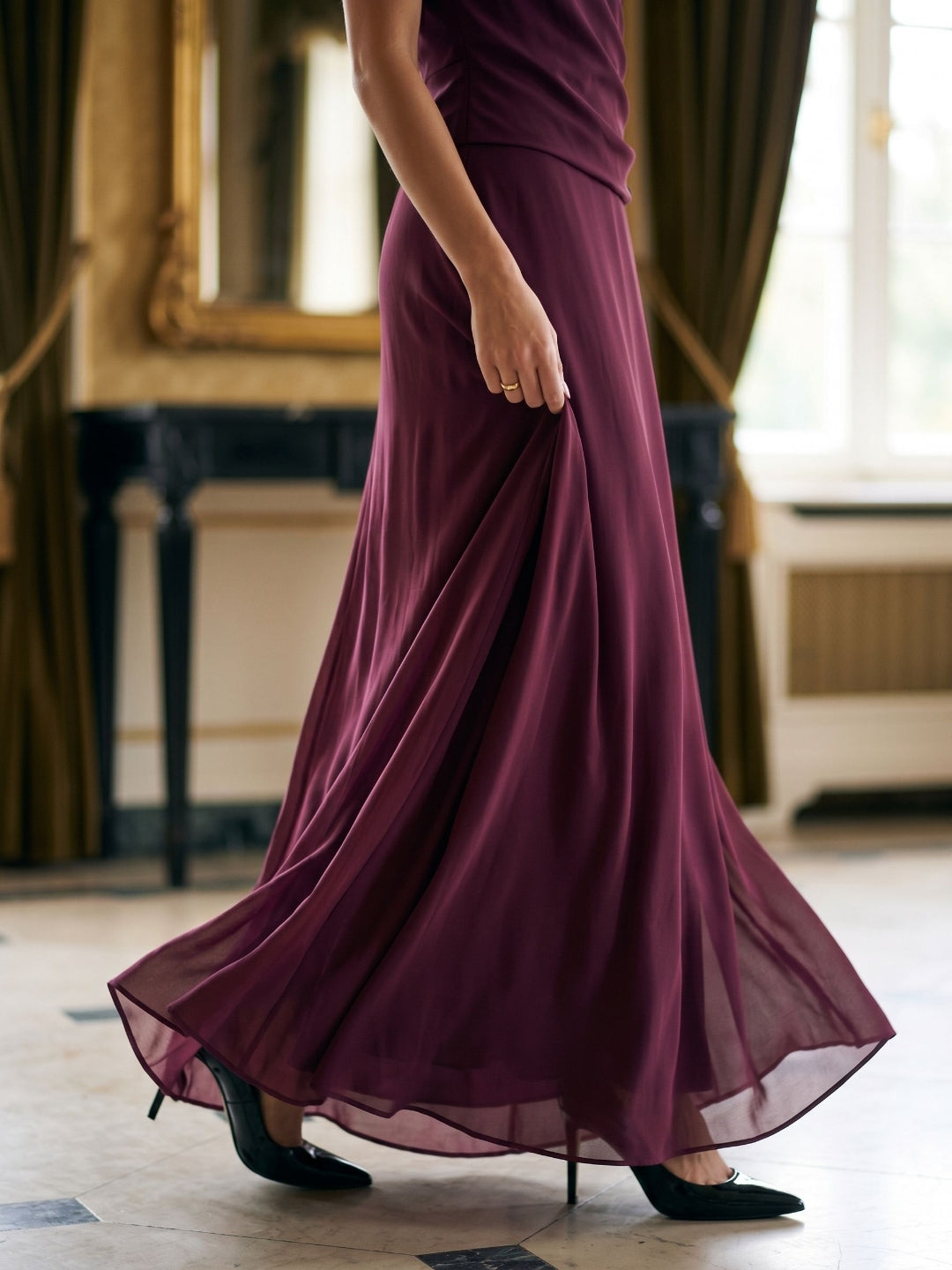 Mulberry Chiffon Column V-Neck Backless Floor-Length Formal Dress with Pleating - Curvevia