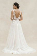 Marvelous V-neck A-Line Wedding Dress Tulle Appliques Rustic Wedding Dress - Curvevia