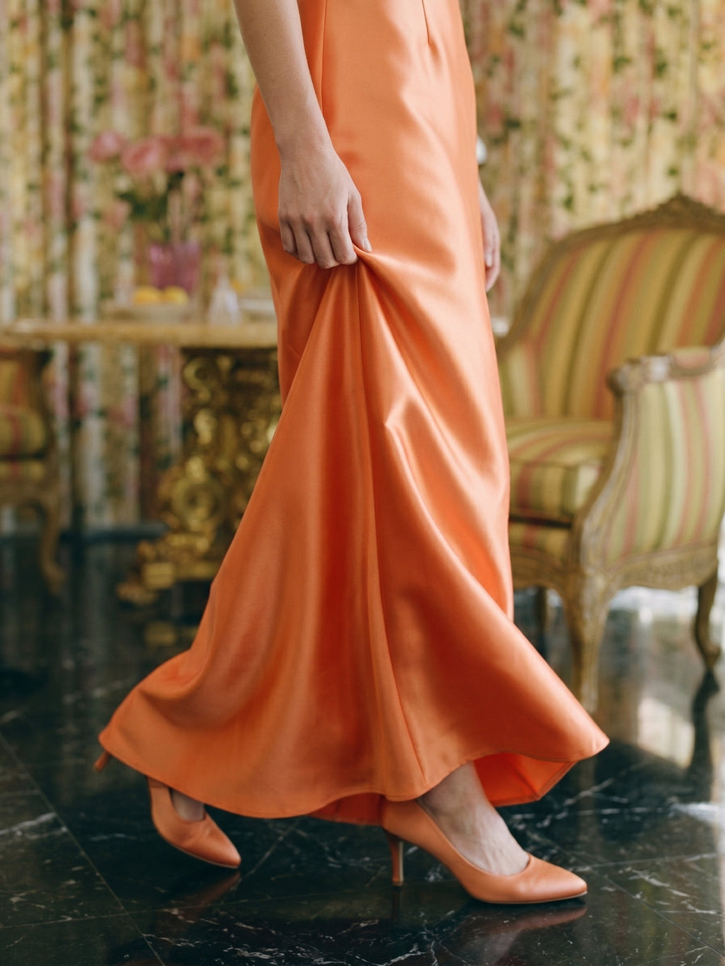 Refined Orange Satin Sheath Square Neck Backless Floor-Length Bridesmaid Dress with Bow - Curvevia