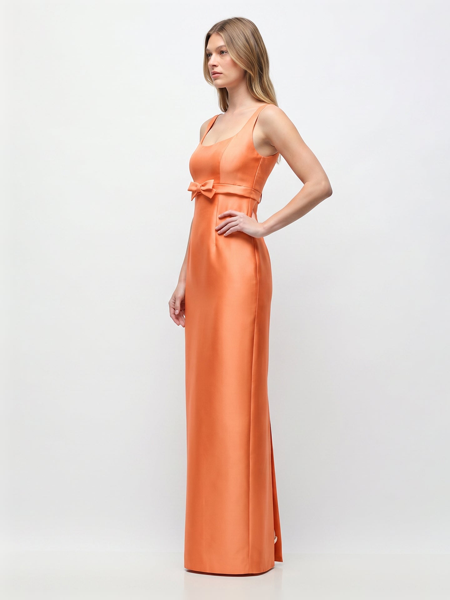 Refined Orange Satin Sheath Square Neck Backless Floor-Length Bridesmaid Dress with Bow - Curvevia