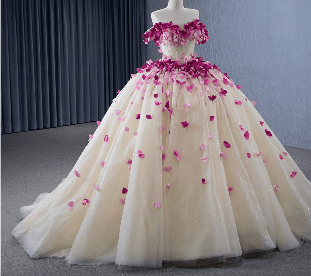 Romantic Heart  Off-the-Shoulder Tulle Quinceañera Dress - Curvevia