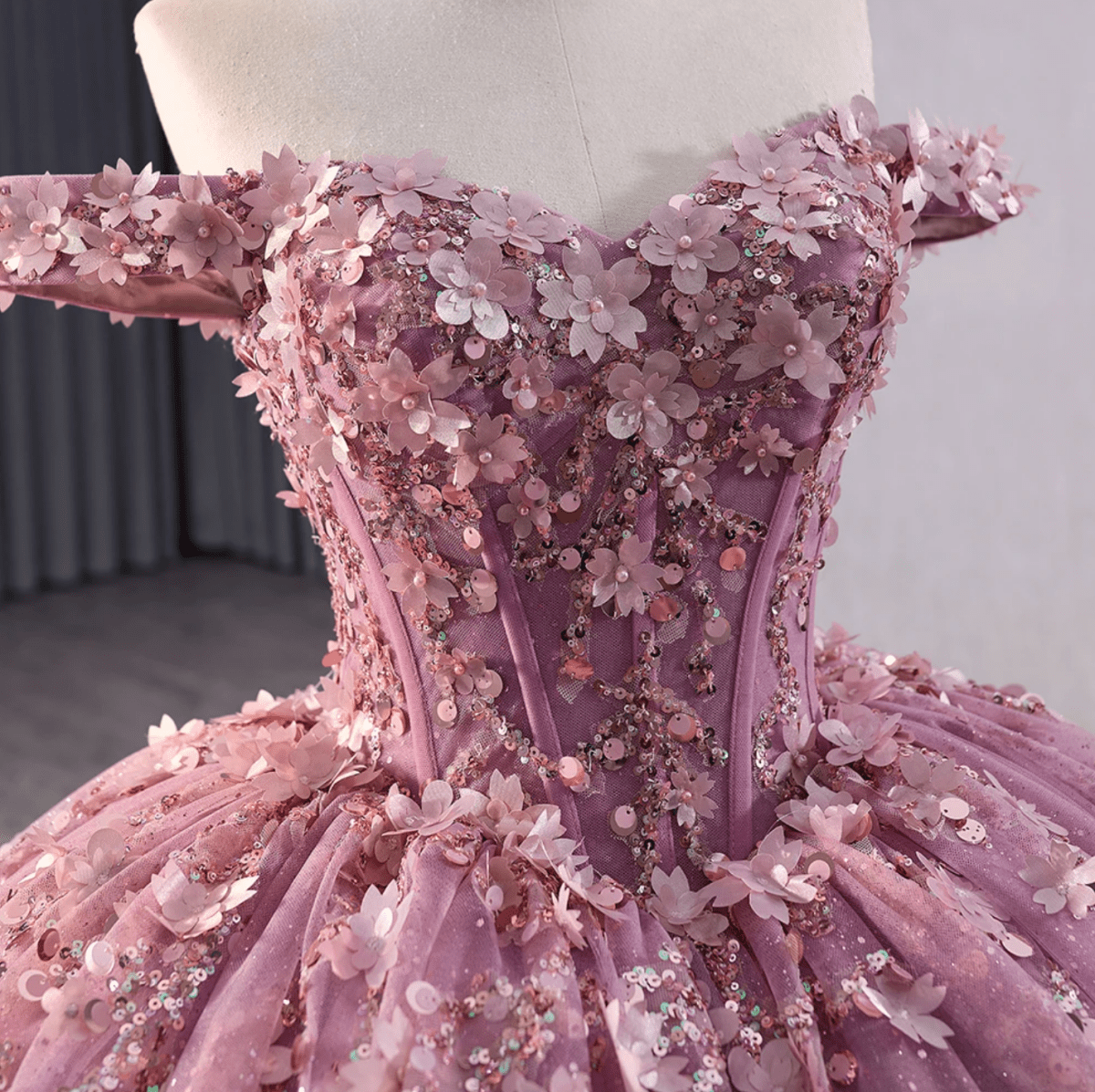 Floral Lace Sweetheart Corset Ball Gown Quinceañera Dress - Curvevia
