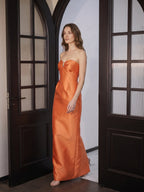 Sculpted Orange Satin Sheath Sweetheart Backless Floor-Length Bridesmaid Dress with Pleats - Curvevia