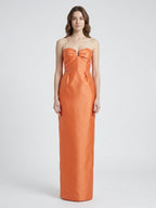 Sculpted Orange Satin Sheath Sweetheart Backless Floor-Length Bridesmaid Dress with Pleats - Curvevia