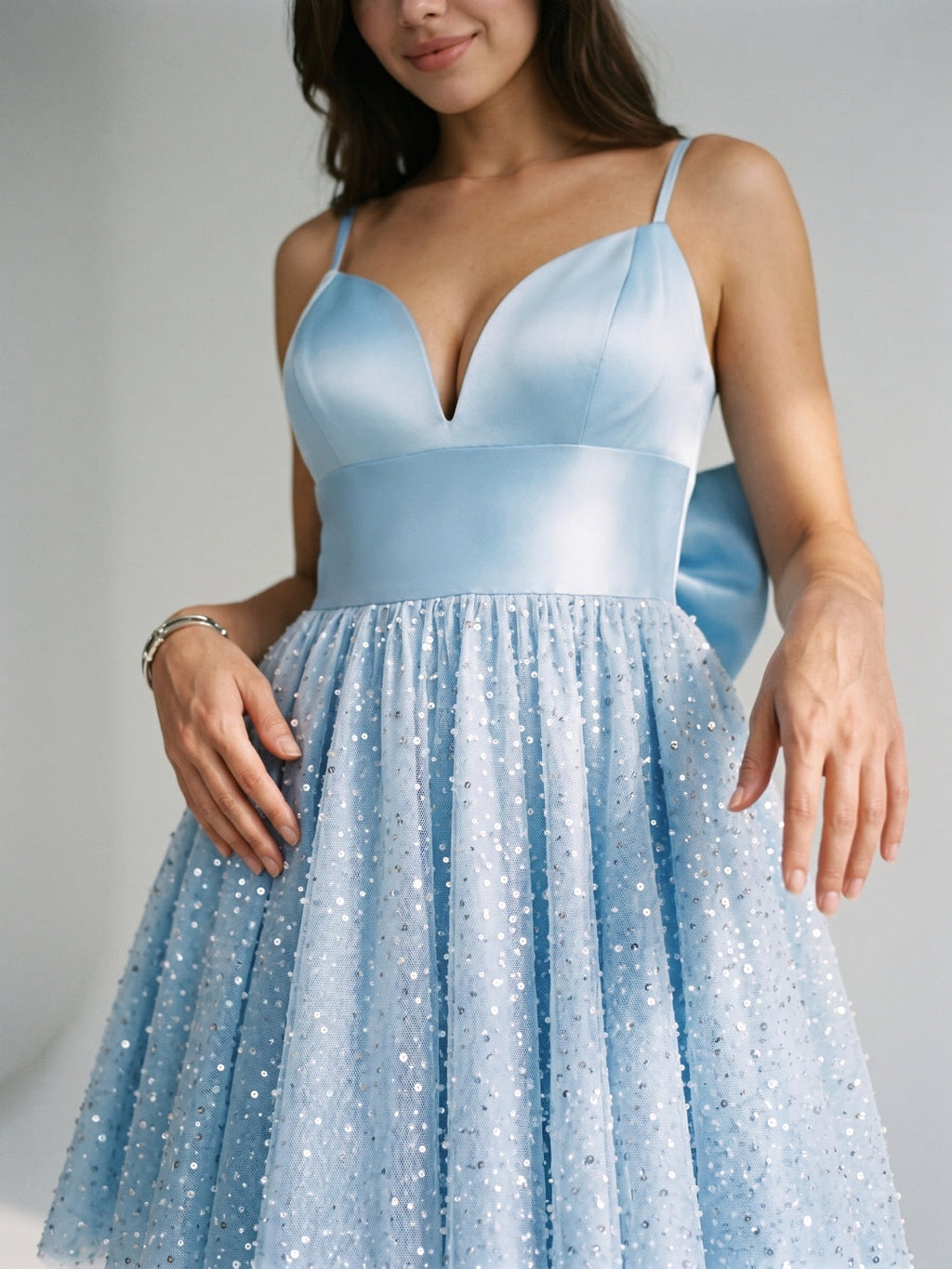 Sky Blue Satin A-Line Sweetheart V-Back Short Homecoming Dress with Bow - Curvevia