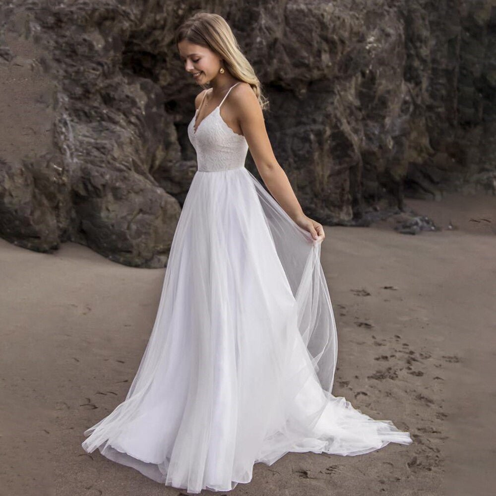 A-Line Tulle Spaghetti Straps Wedding Dresses With Lace Appliques - Curvevia