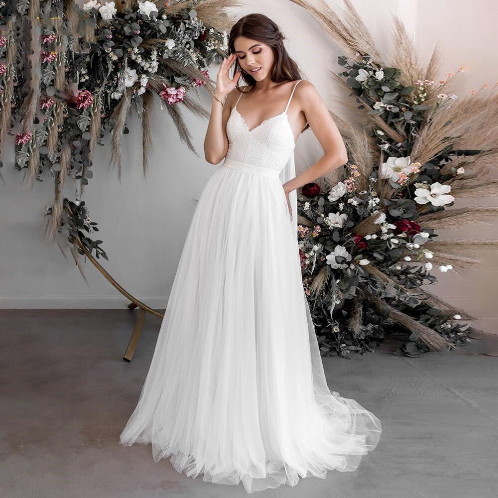 A-Line Tulle Spaghetti Straps Wedding Dresses With Lace Appliques - Curvevia