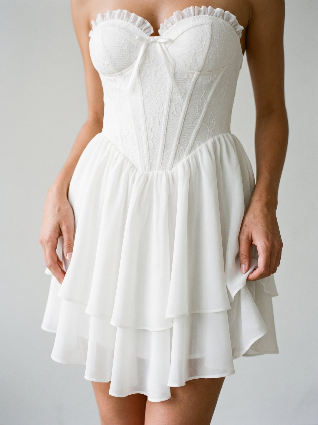 White Chiffon A-Line Sweetheart Back Zip Mini Homecoming Dress with Ruffles - Curvevia