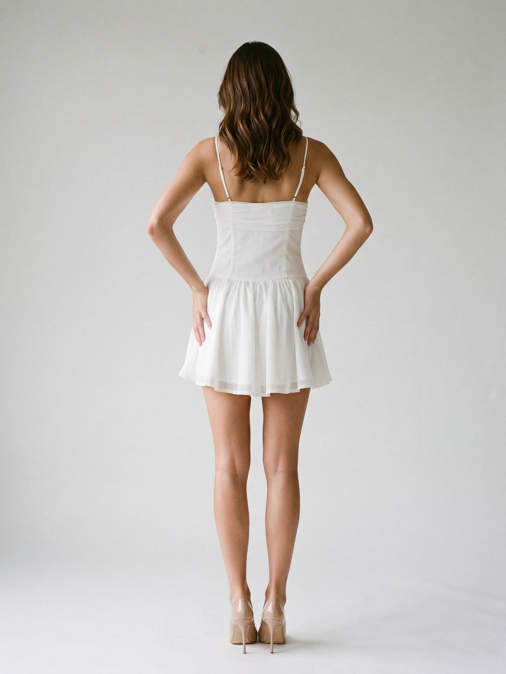 White Chiffon A-Line Sweetheart Backless Short Dress with Pleating - Curvevia