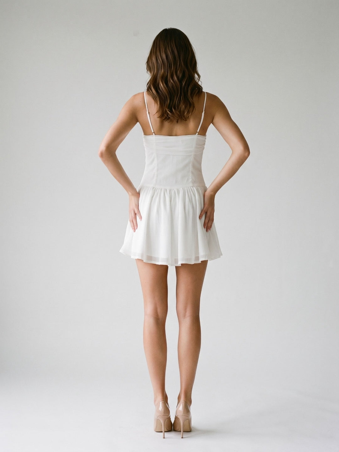 White Chiffon A-Line Sweetheart Backless Short Dress with Pleating - Curvevia
