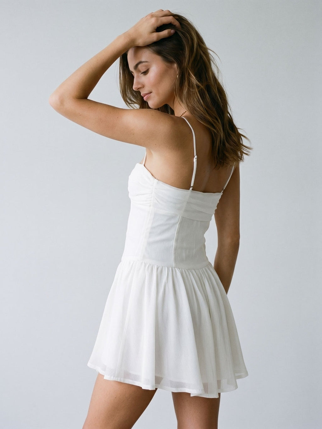White Chiffon A-Line Sweetheart Backless Short Dress with Pleating - Curvevia