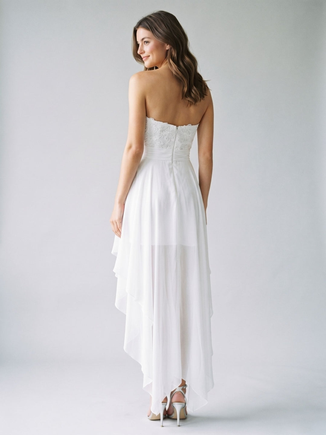 White Chiffon A-Line Sweetheart Backless Short Homecoming Dress with Beading - Curvevia