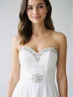 White Chiffon A-Line Sweetheart Backless Short Homecoming Dress with Beading - Curvevia