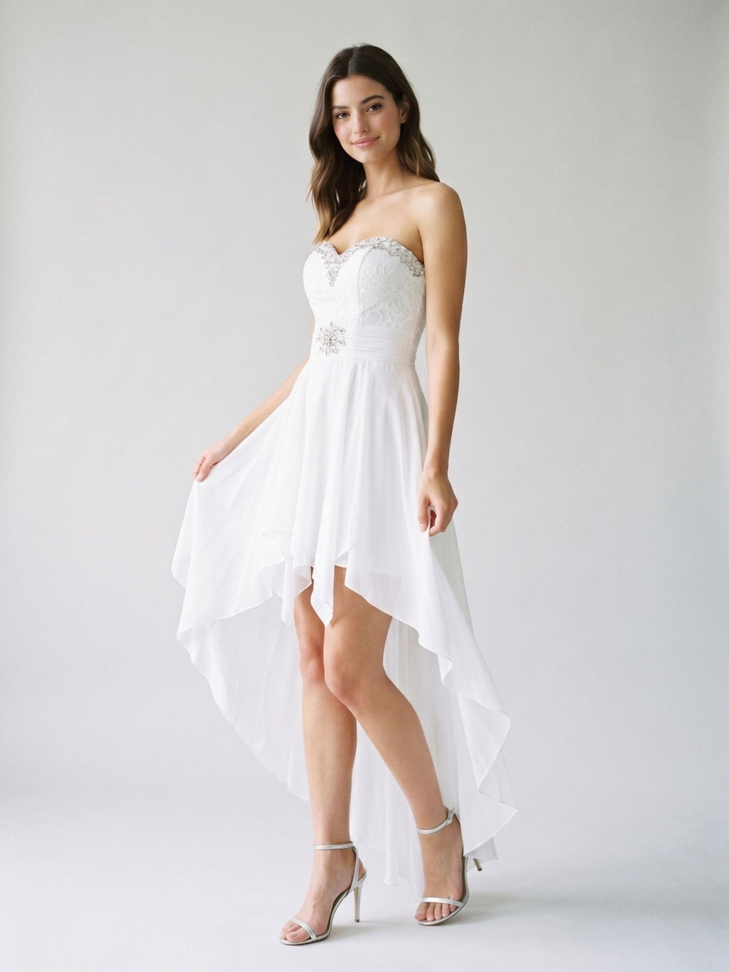 White Chiffon A-Line Sweetheart Backless Short Homecoming Dress with Beading - Curvevia