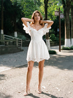 White Lace A-Line Sweetheart Backless Mini Homecoming Dress with Bow - Curvevia