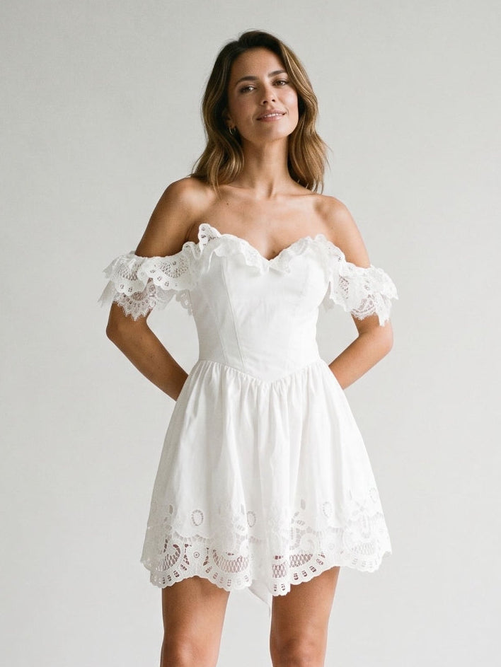 White Lace A-Line Sweetheart Backless Mini Homecoming Dress with Bow - Curvevia