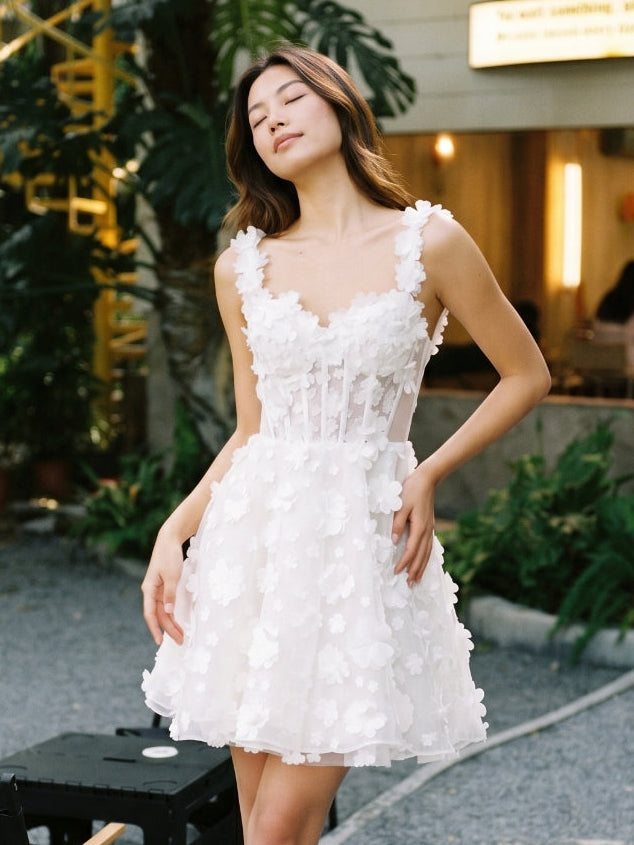 White Lace A-Line Sweetheart Criss-Cross Straps Mini Homecoming Dress with 3D Flowers - Curvevia
