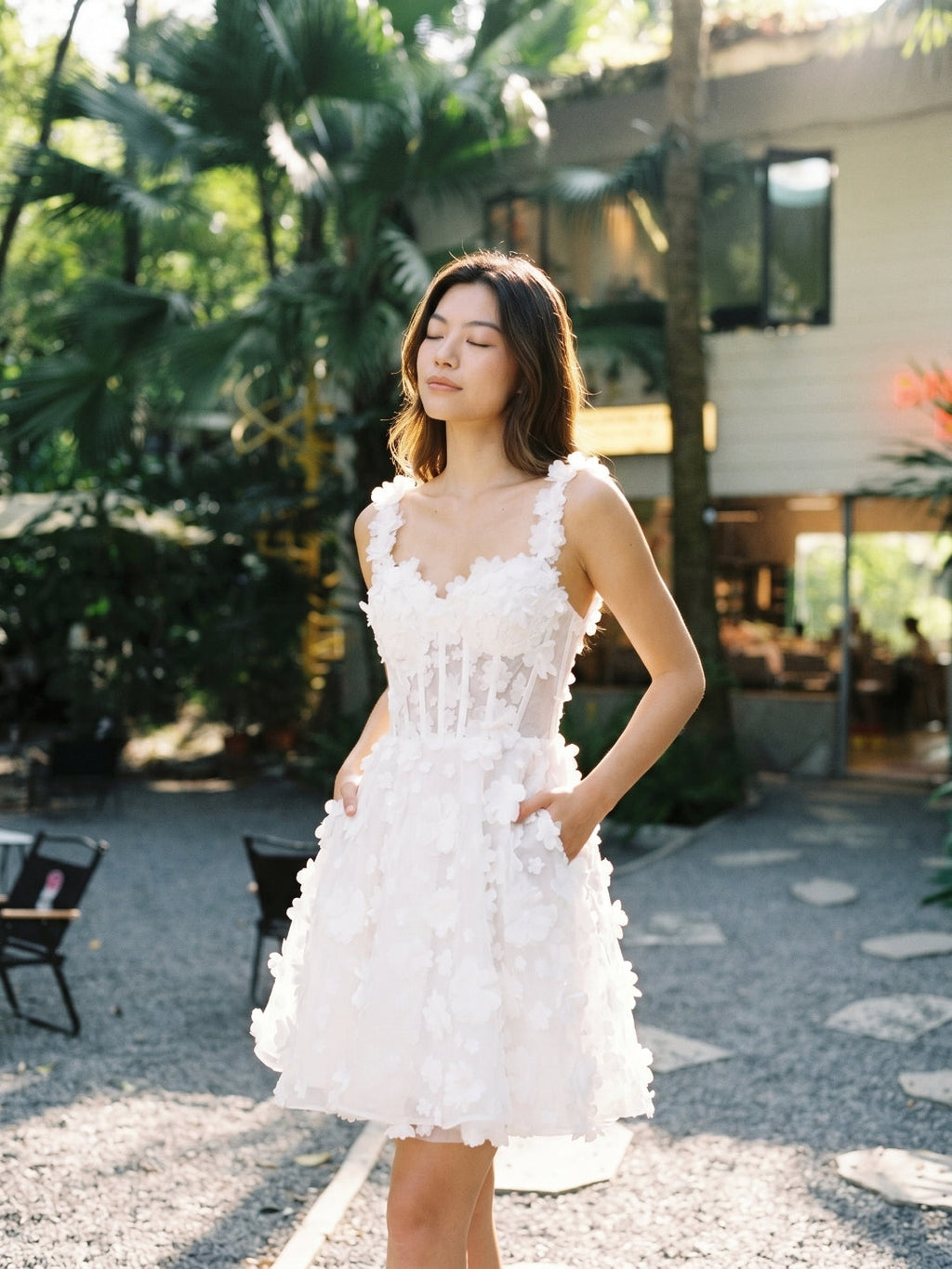 White Lace A-Line Sweetheart Criss-Cross Straps Mini Homecoming Dress with 3D Flowers - Curvevia