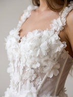 White Lace A-Line Sweetheart Criss-Cross Straps Mini Homecoming Dress with 3D Flowers - Curvevia