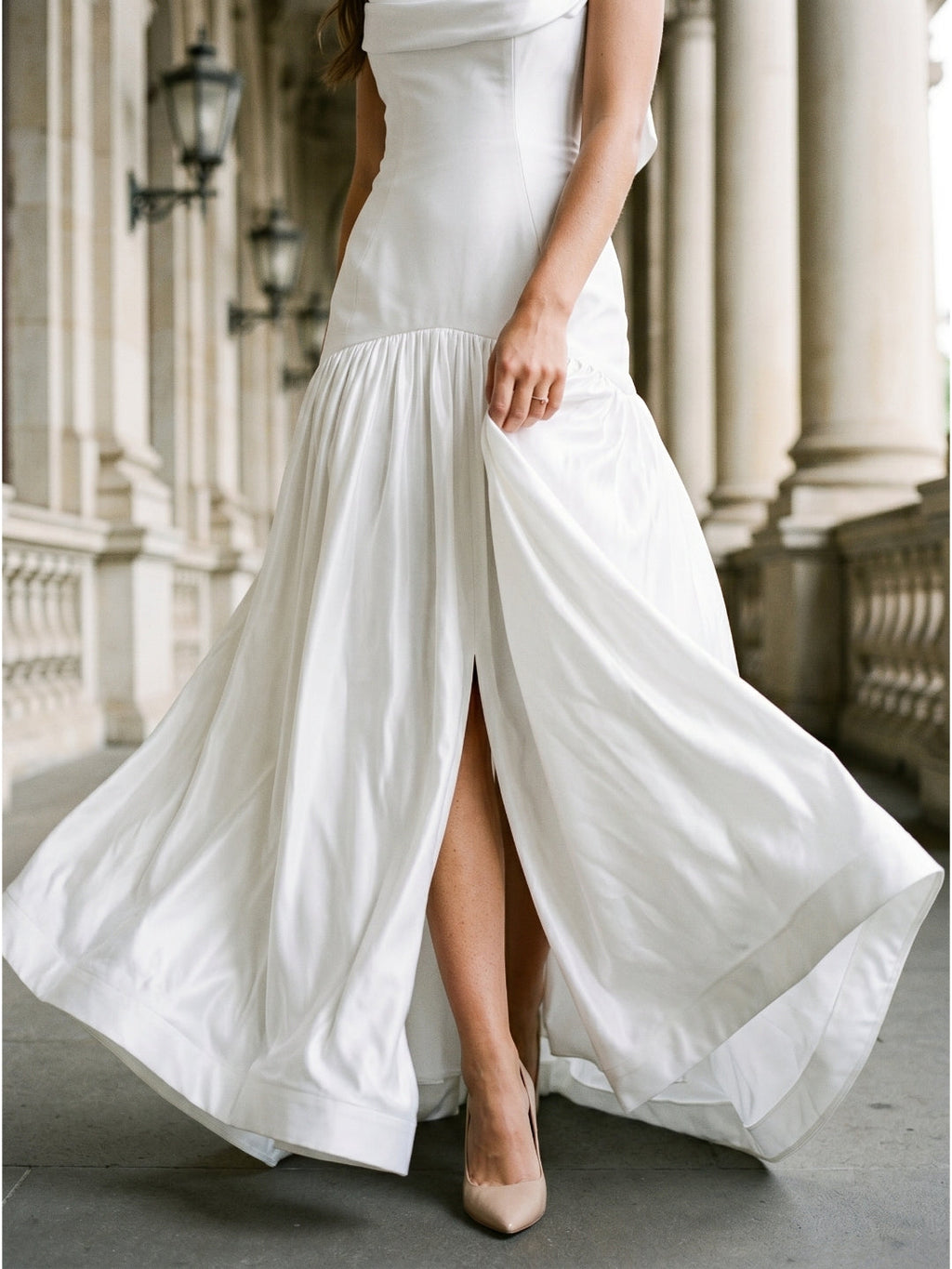 White Matte Satin Sheath Straight Neck Backless Floor-Length Bridesmaid Dress with Bow - Curvevia