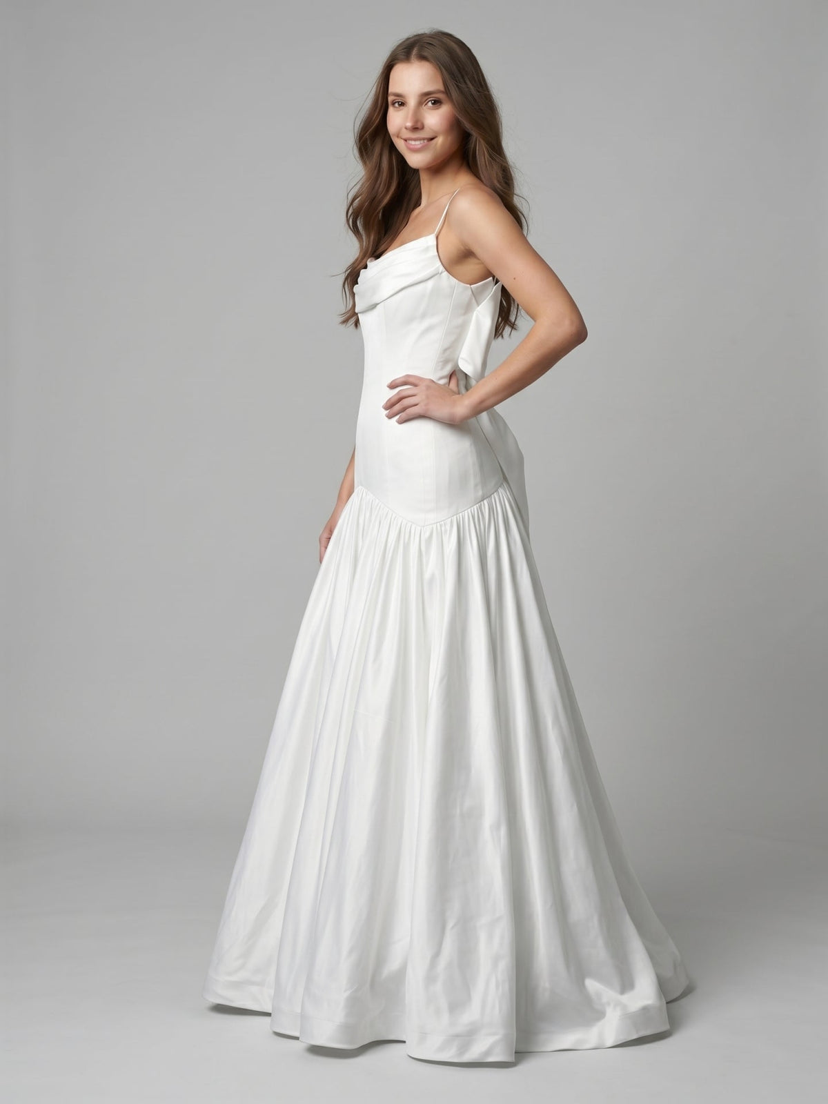 White Matte Satin Sheath Straight Neck Backless Floor-Length Bridesmaid Dress with Bow - Curvevia
