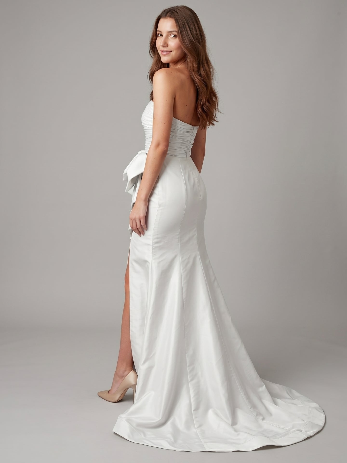 White Matte Satin Sheath Straight Neck Backless Floor-Length Bridesmaid Dress with Bow - Curvevia