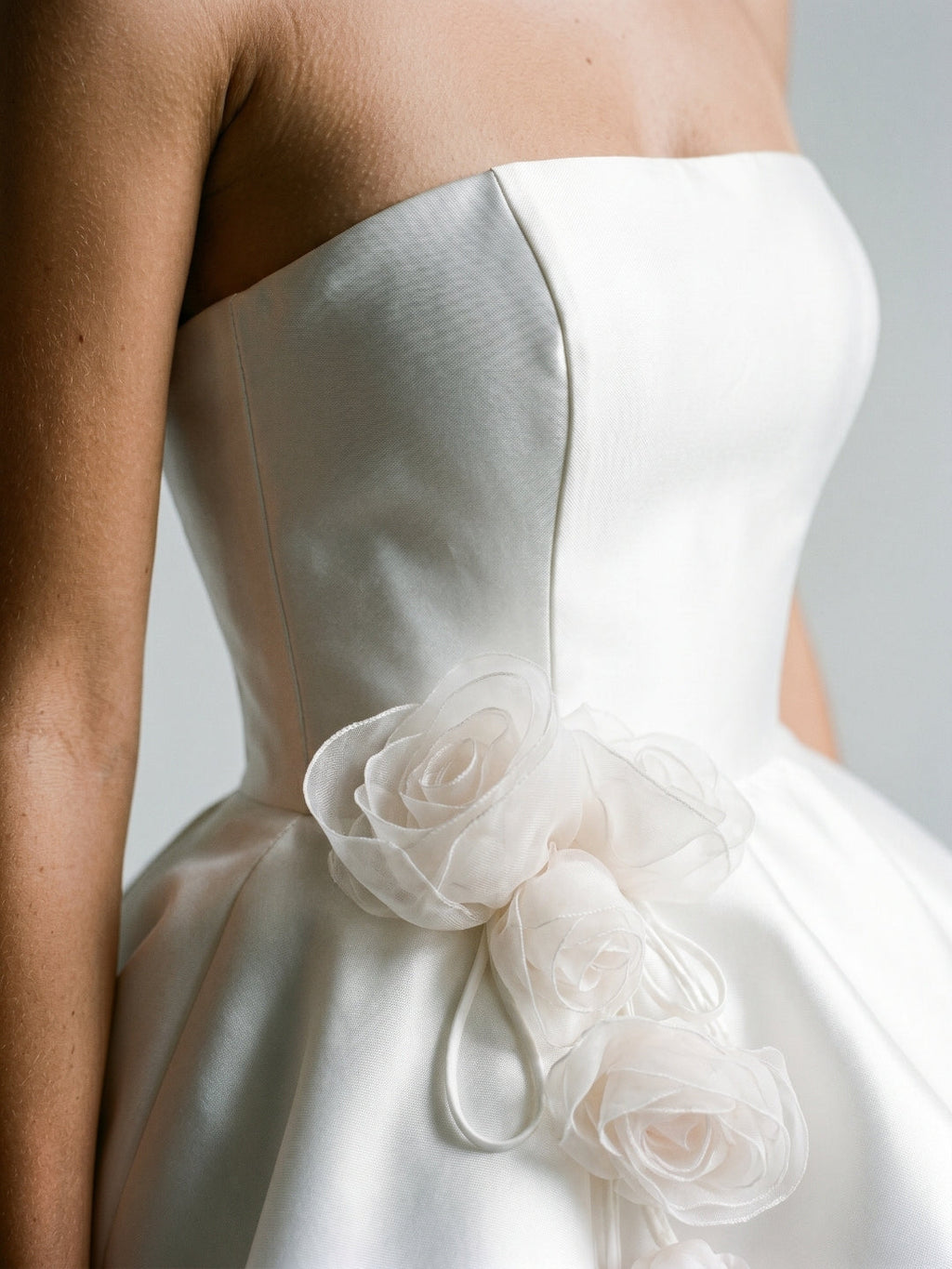White Satin A-Line Straight Neck Backless Short Homecoming Dress with 3D Flowers - Curvevia