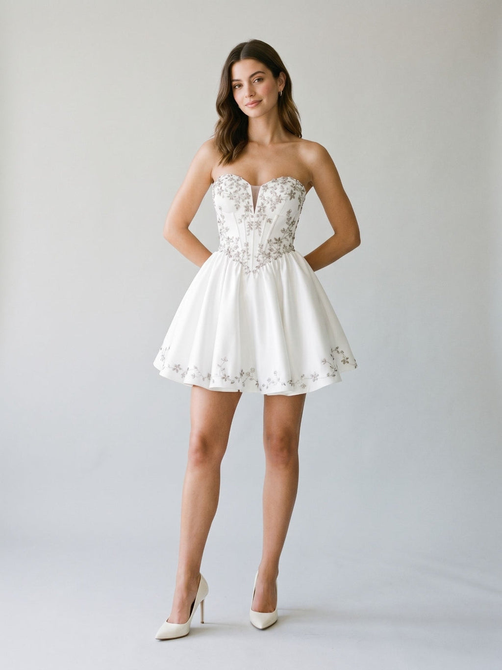 White Satin A-Line Sweetheart Criss-Cross Straps Short Homecoming Dress with Beading - Curvevia