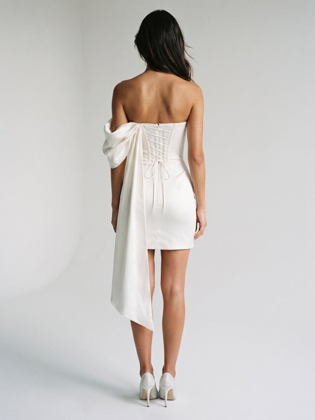 White Satin Column Sweetheart Backless Short Homecoming Dress with Pleating - Curvevia