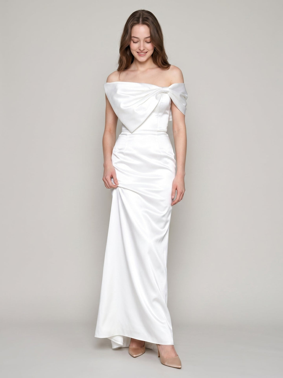 White Satin Sheath Straight Neck Backless Floor-Length Bridesmaid Dress with Bow - Curvevia