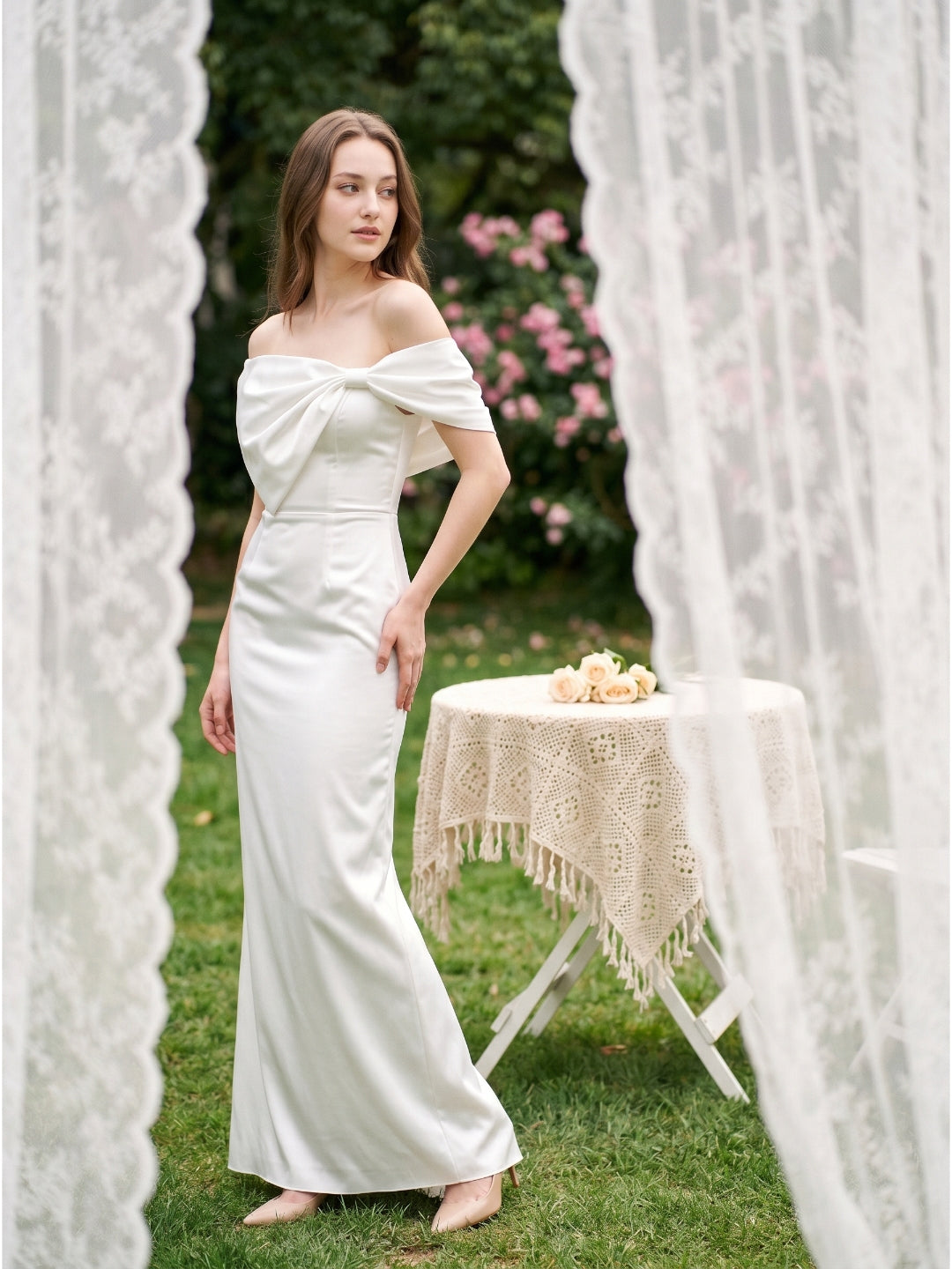 White Satin Sheath Straight Neck Backless Floor-Length Bridesmaid Dress with Bow - Curvevia