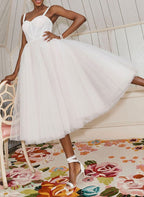 A-Line Sweetheart Sleeveless Tulle Tea-Length Wedding Dresses With Pleated - Curvevia