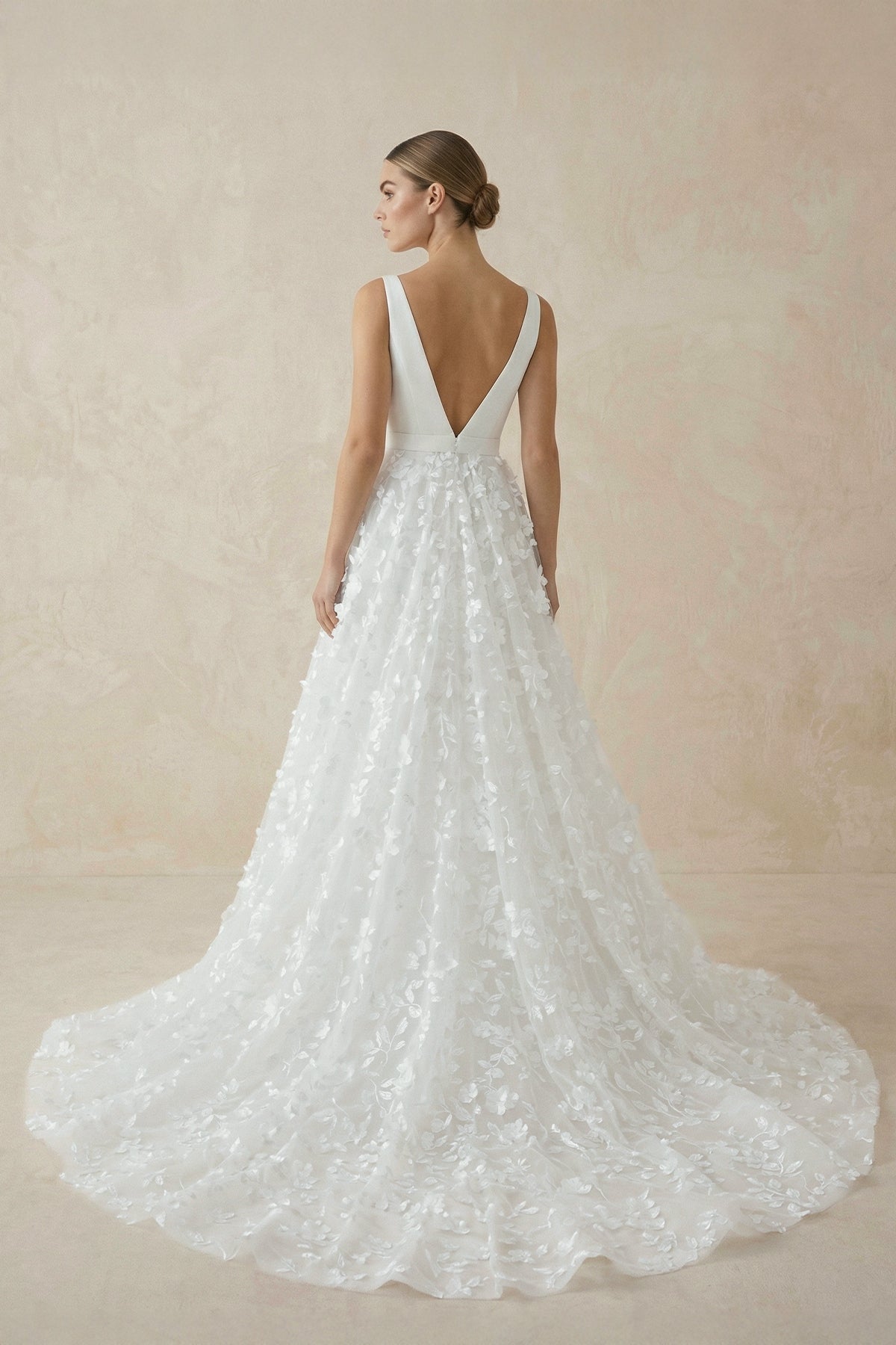 A Line V-Neck Tulle Lace Wedding Dresses - Curvevia