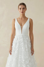 A Line V-Neck Tulle Lace Wedding Dresses - Curvevia