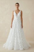 A Line V-Neck Tulle Lace Wedding Dresses - Curvevia