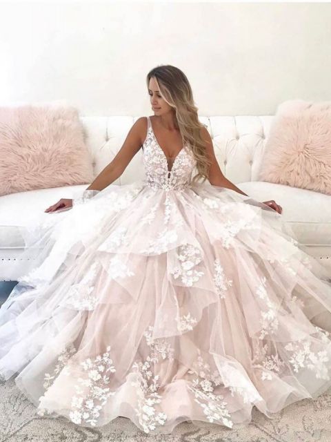 Elegant A-Line V Neck Wedding Dresses with Appliques - Curvevia