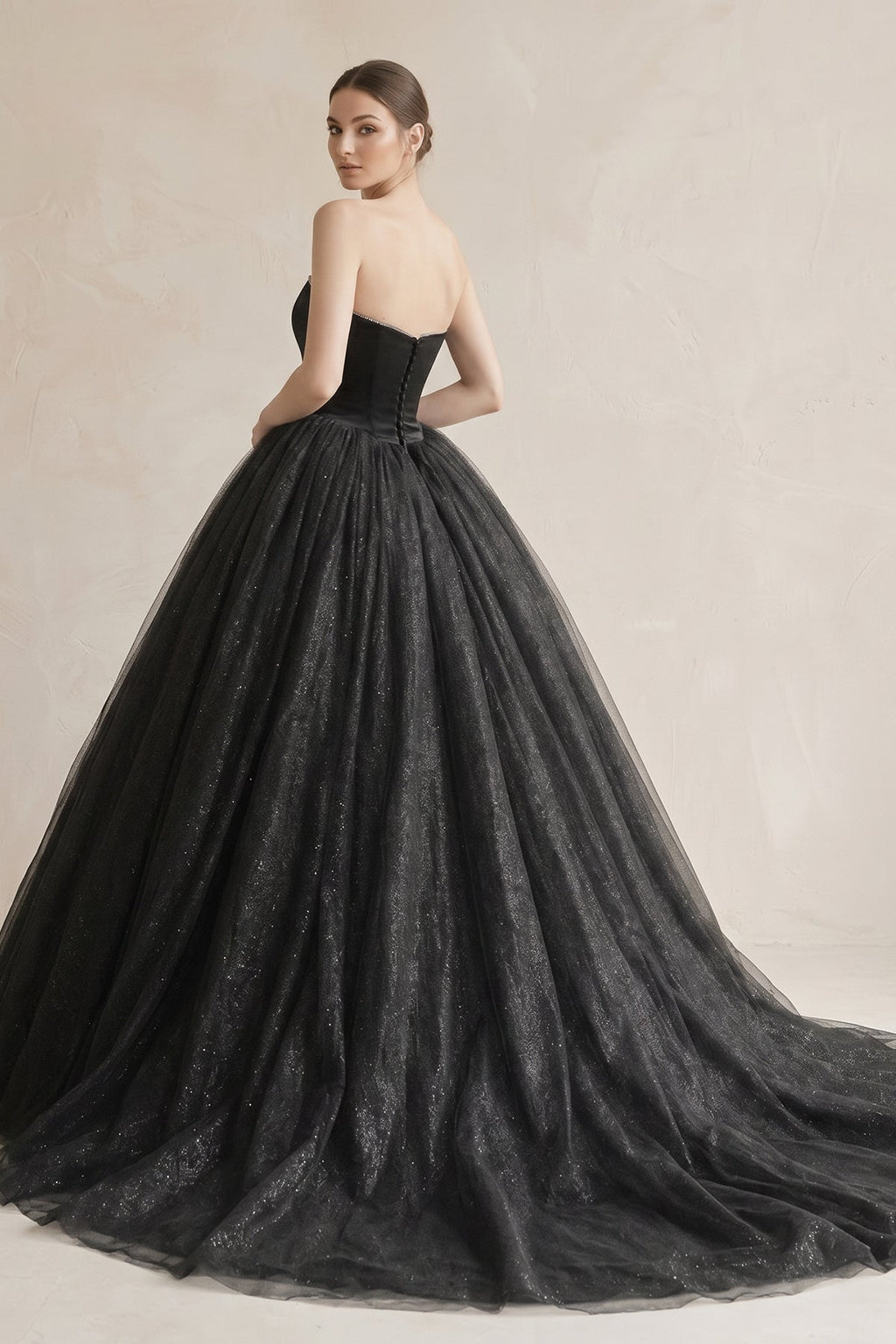 Ball-Gown Tulle Plunging Wedding Dress in Black - Curvevia