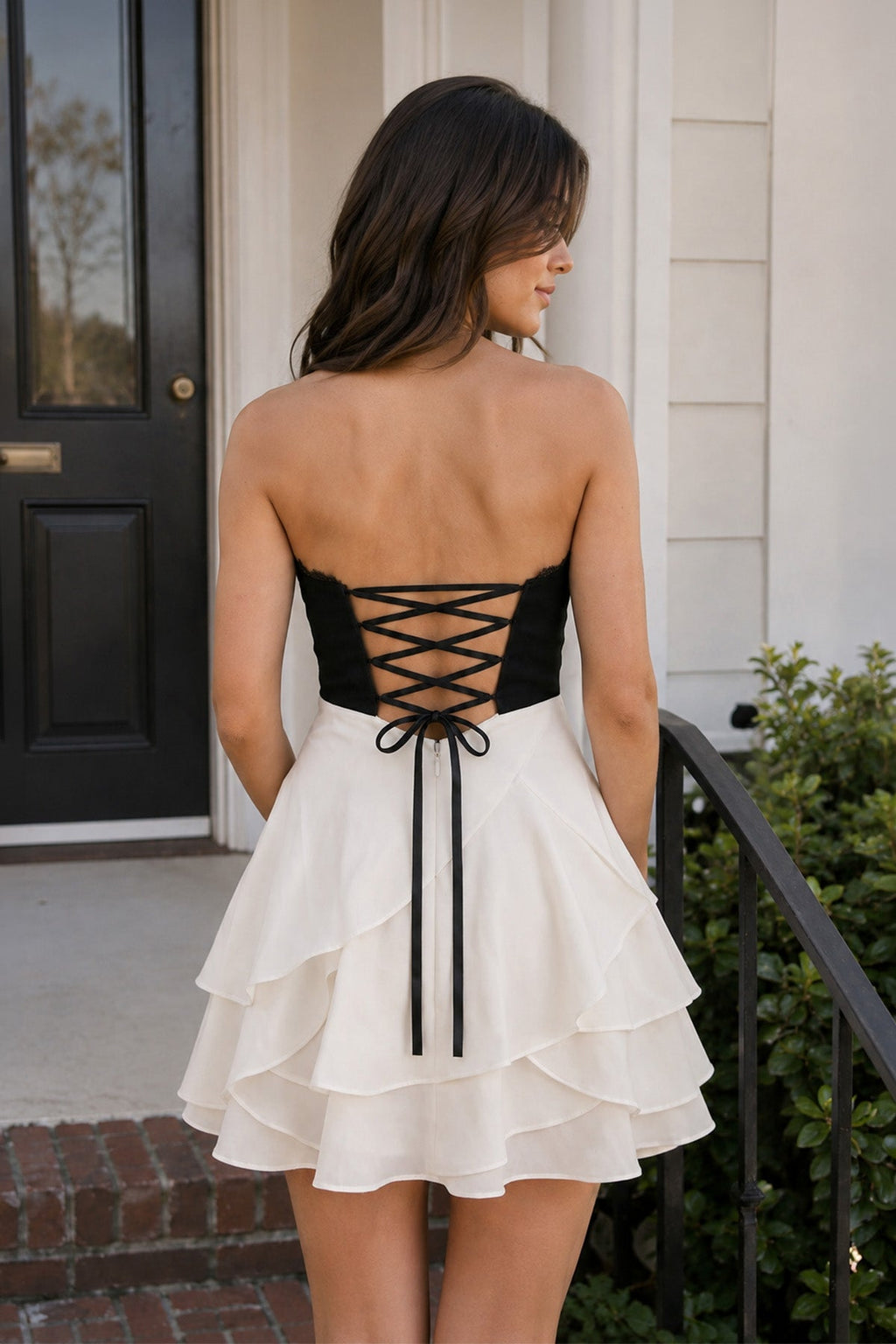 White Black Sweetheart A-Line Ruffled Chiffon Homecoming Dress with Bow - Curvevia