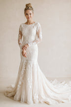 Gorgeous Boho Lace Long-Sleeves Mermaid Appliques Wedding Dress - Curvevia