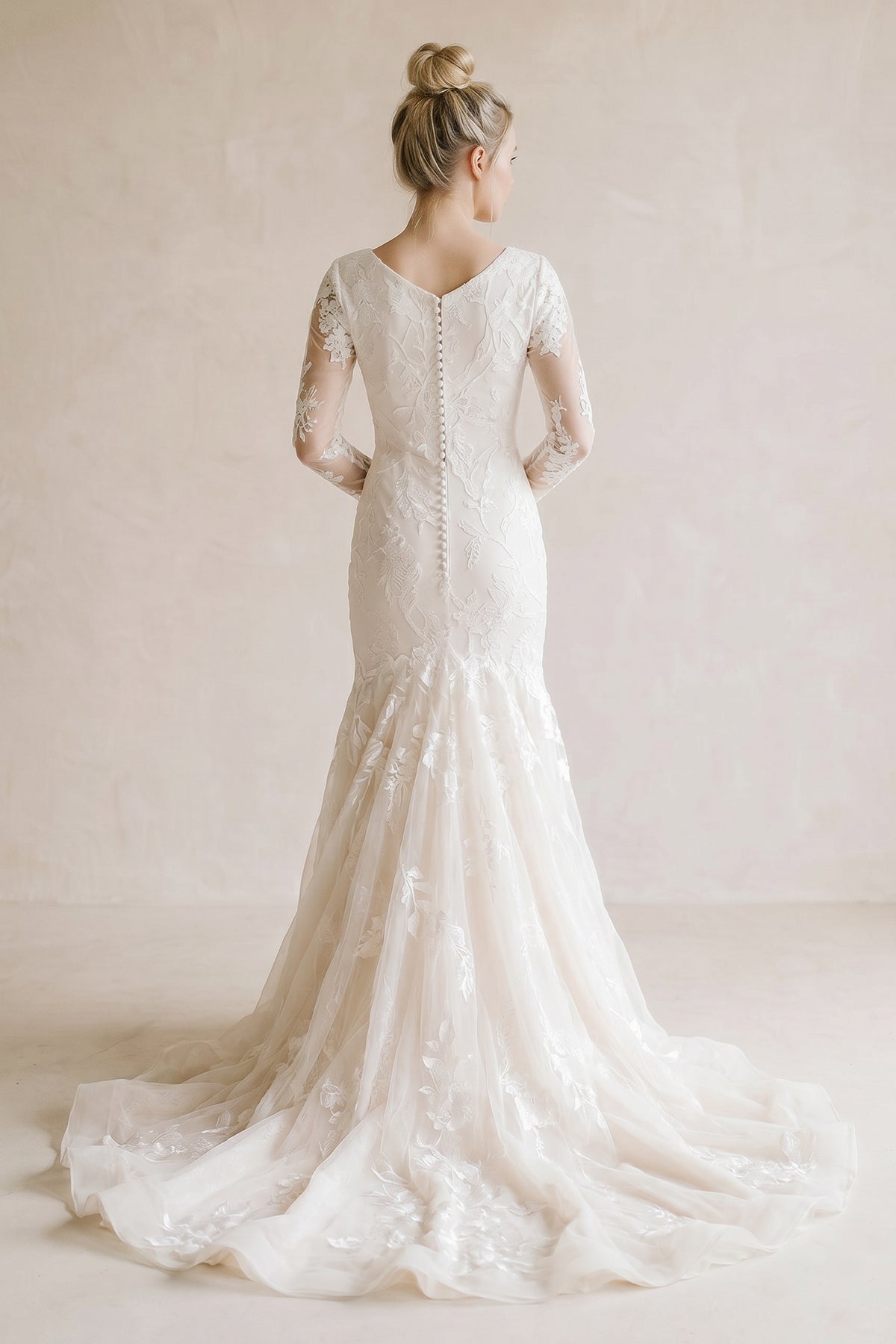 Gorgeous Boho Lace Long-Sleeves Mermaid Appliques Wedding Dress - Curvevia