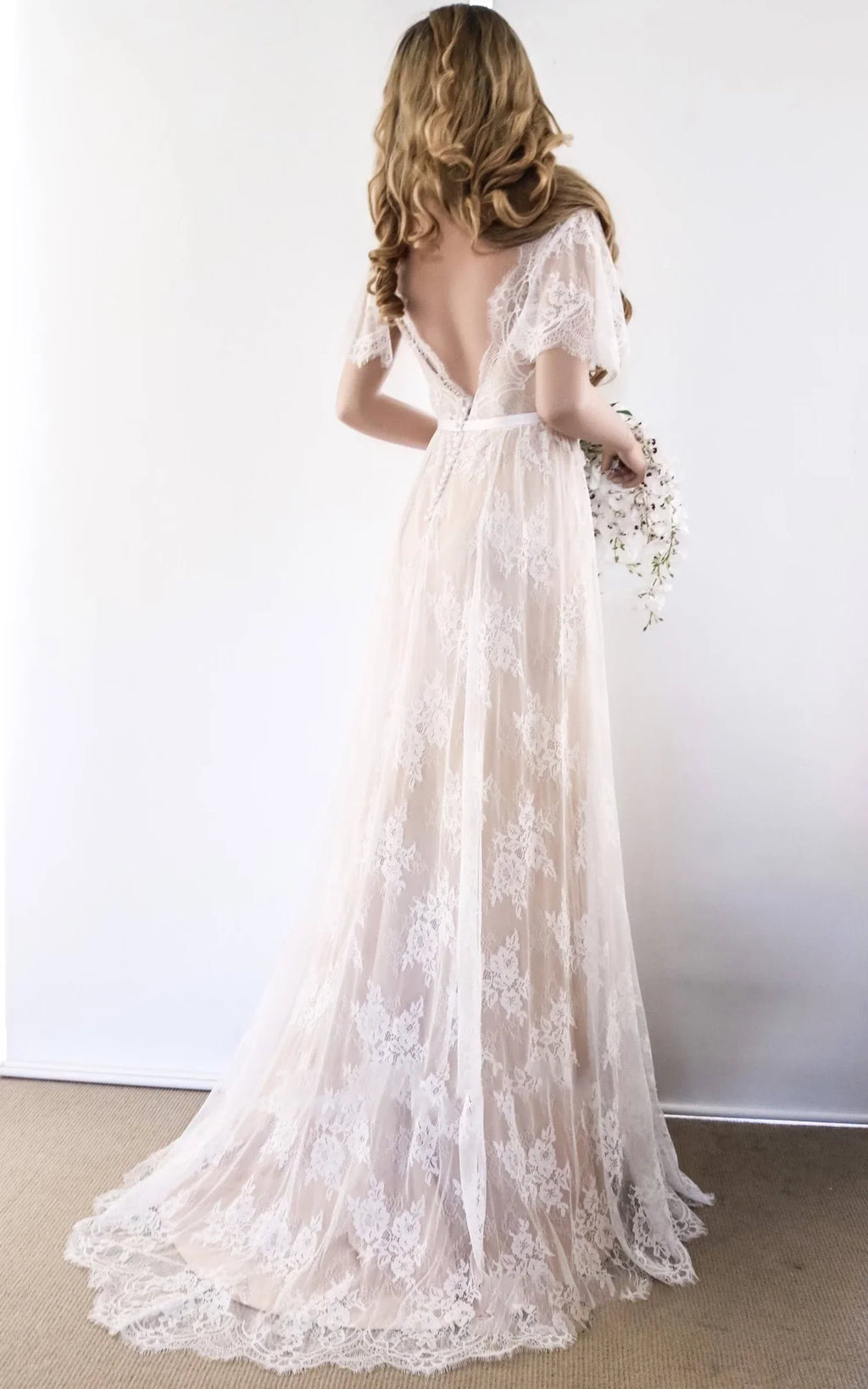 Boho V-neck Beach A-line Country Elegant Lace Petals Illusion Bell Wedding Dress with Train - Curvevia