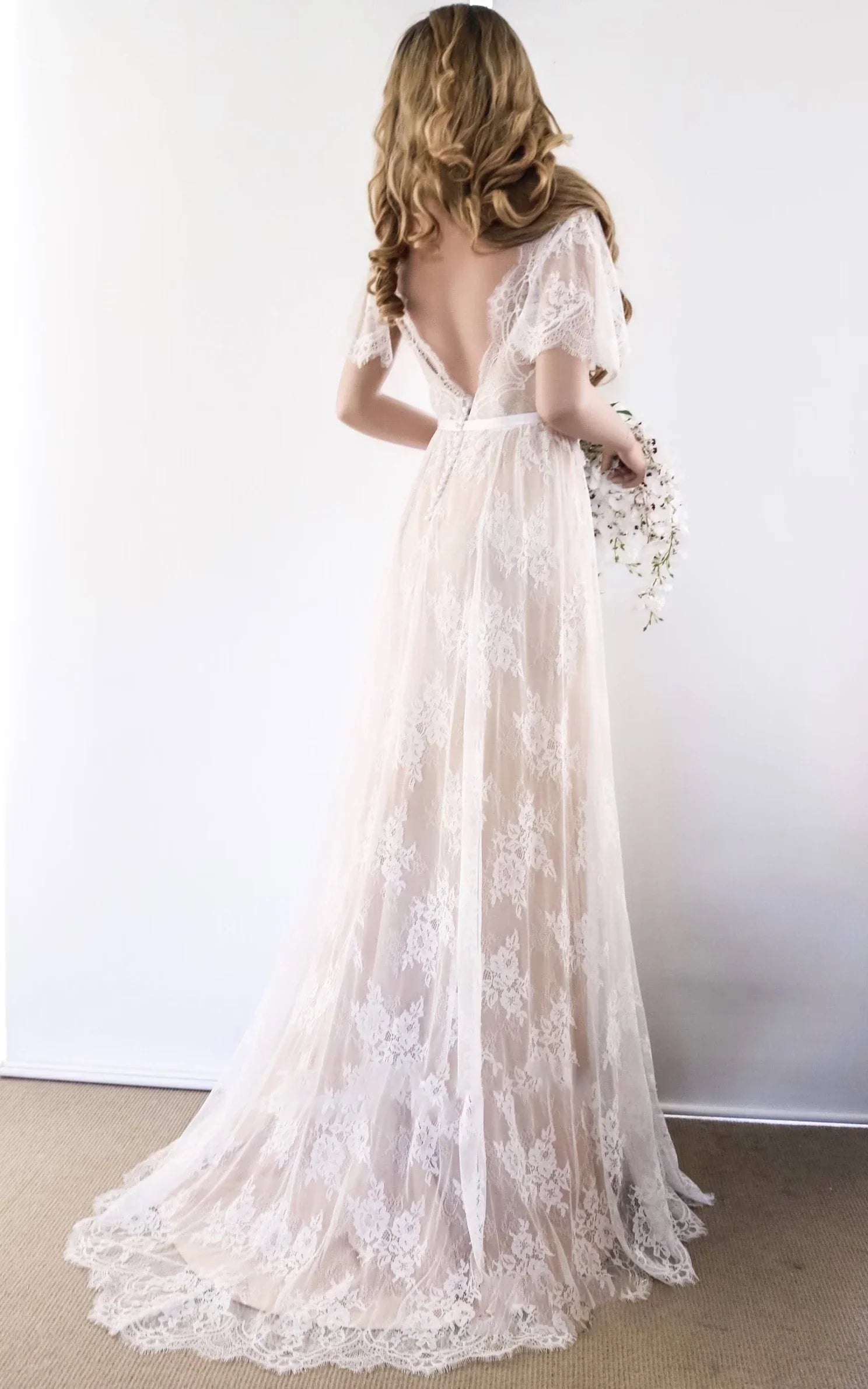 Boho V-neck Beach A-line Country Elegant Lace Petals Illusion Bell Wedding Dress with Train - Curvevia