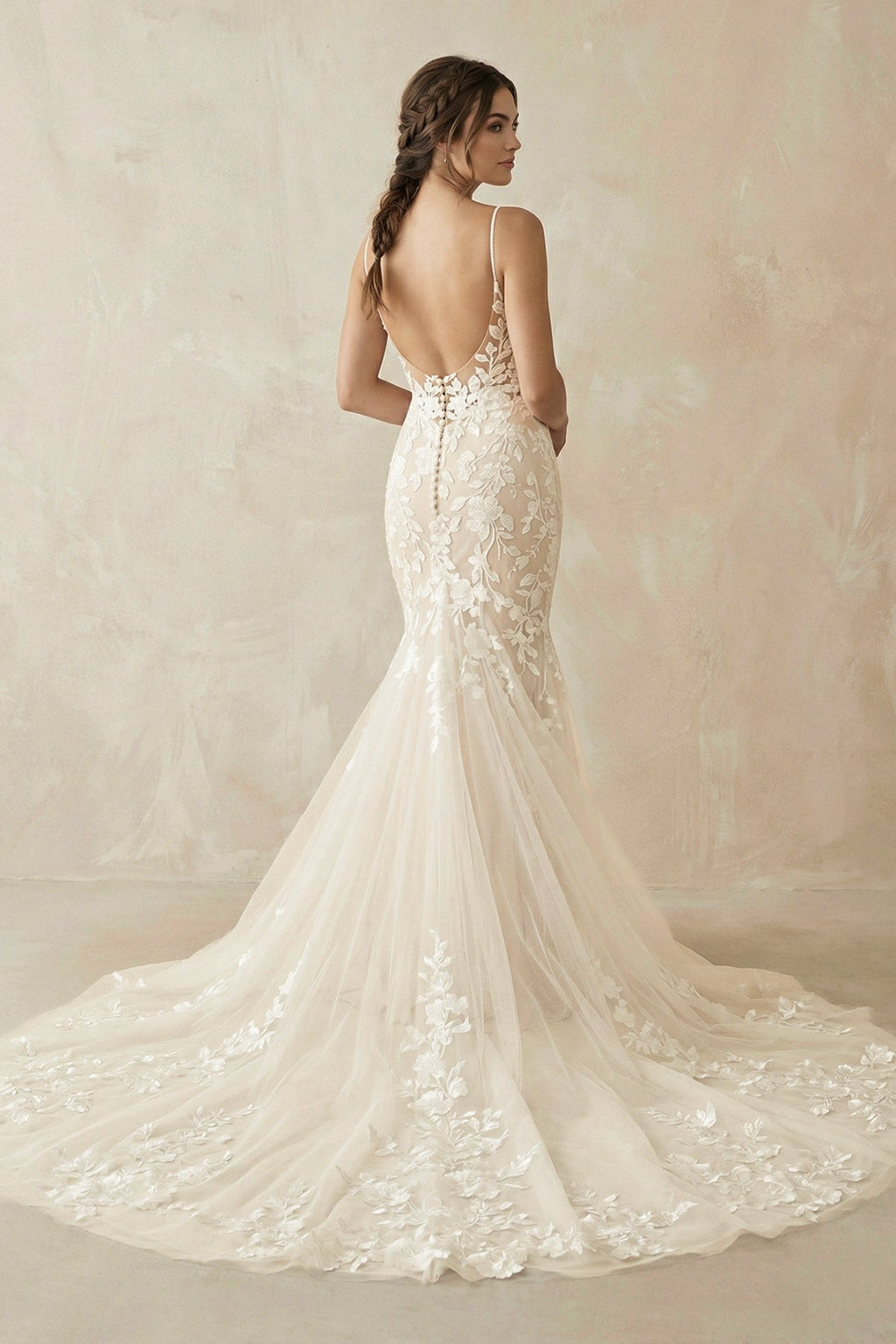 Charming Mermaid V Neck Tulle Wedding Dresses with Appliques - Curvevia