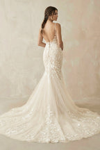 Charming Mermaid V Neck Tulle Wedding Dresses with Appliques - Curvevia