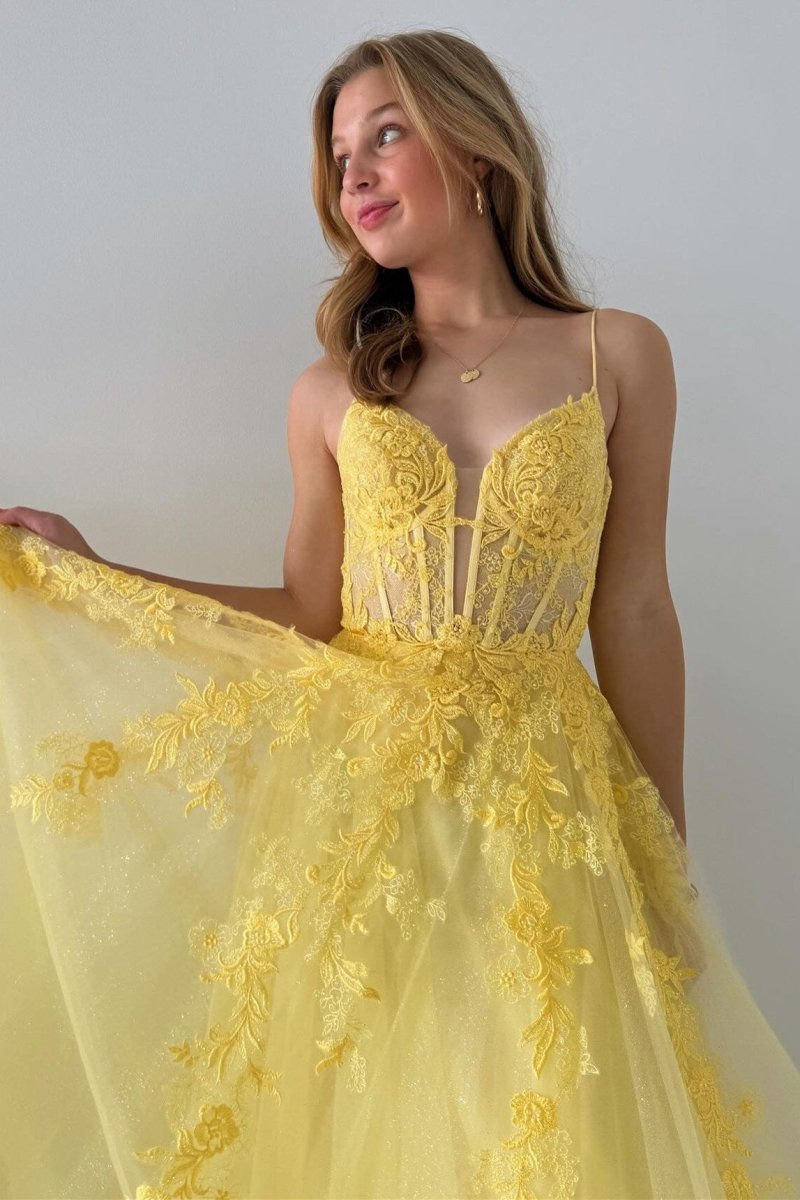 Tulle Appliques Lace-Up A-Line Long Wedding Guest Dress - Curvevia