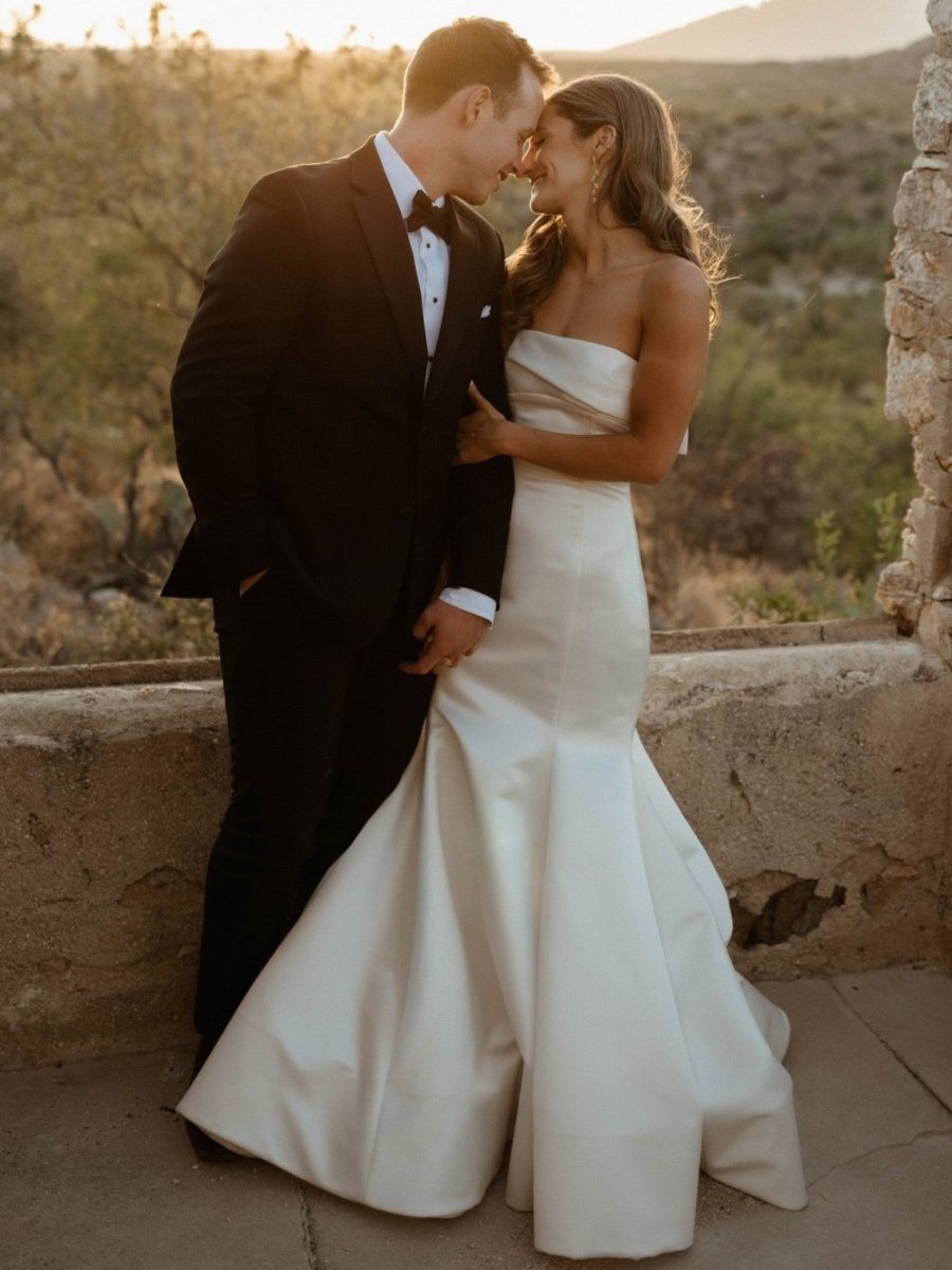 Elegant Mermaid Strapless Satin Sleeveless Wedding Dresses - Curvevia