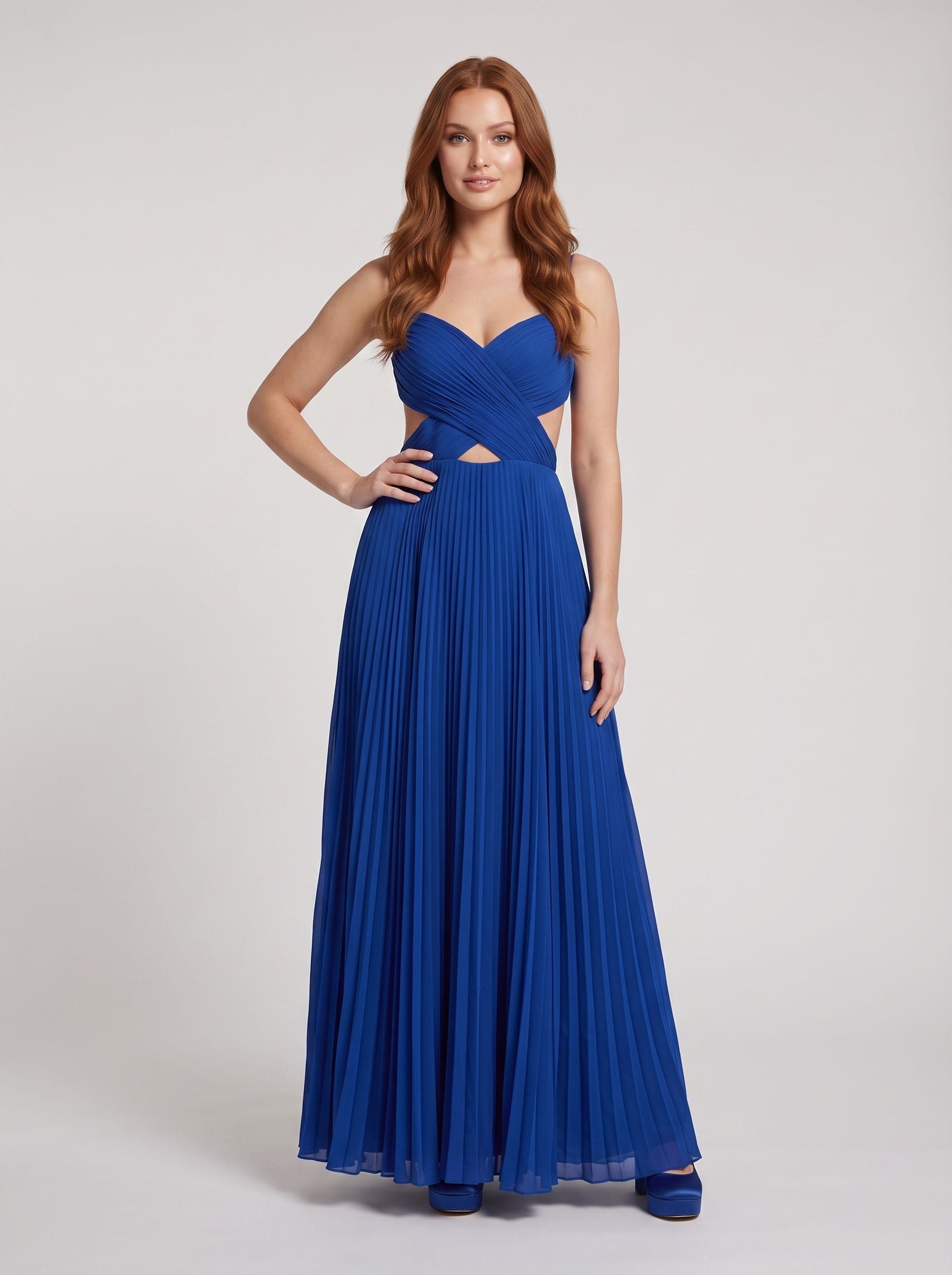 Royal Blue Chiffon A-Line Halter neckline Backless Floor-Length Dress with Cutout Detail - Curvevia