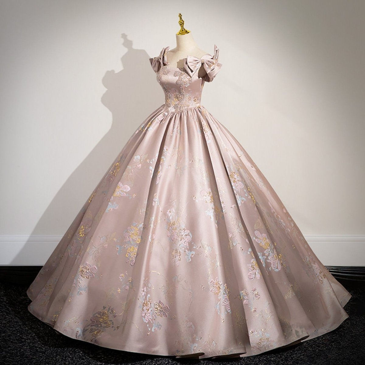 Elegant Ball Gown Pink Beaded Floral Appliques Quinceanera Dress - Curvevia